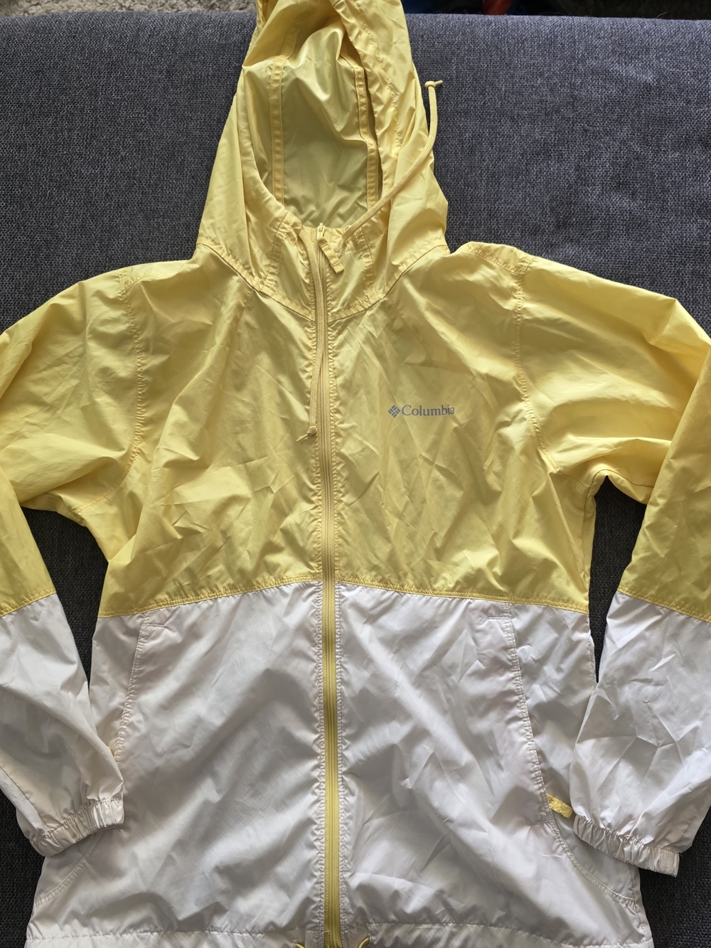 Columbia Pale Yellow Hooded Windbreaker Size S
